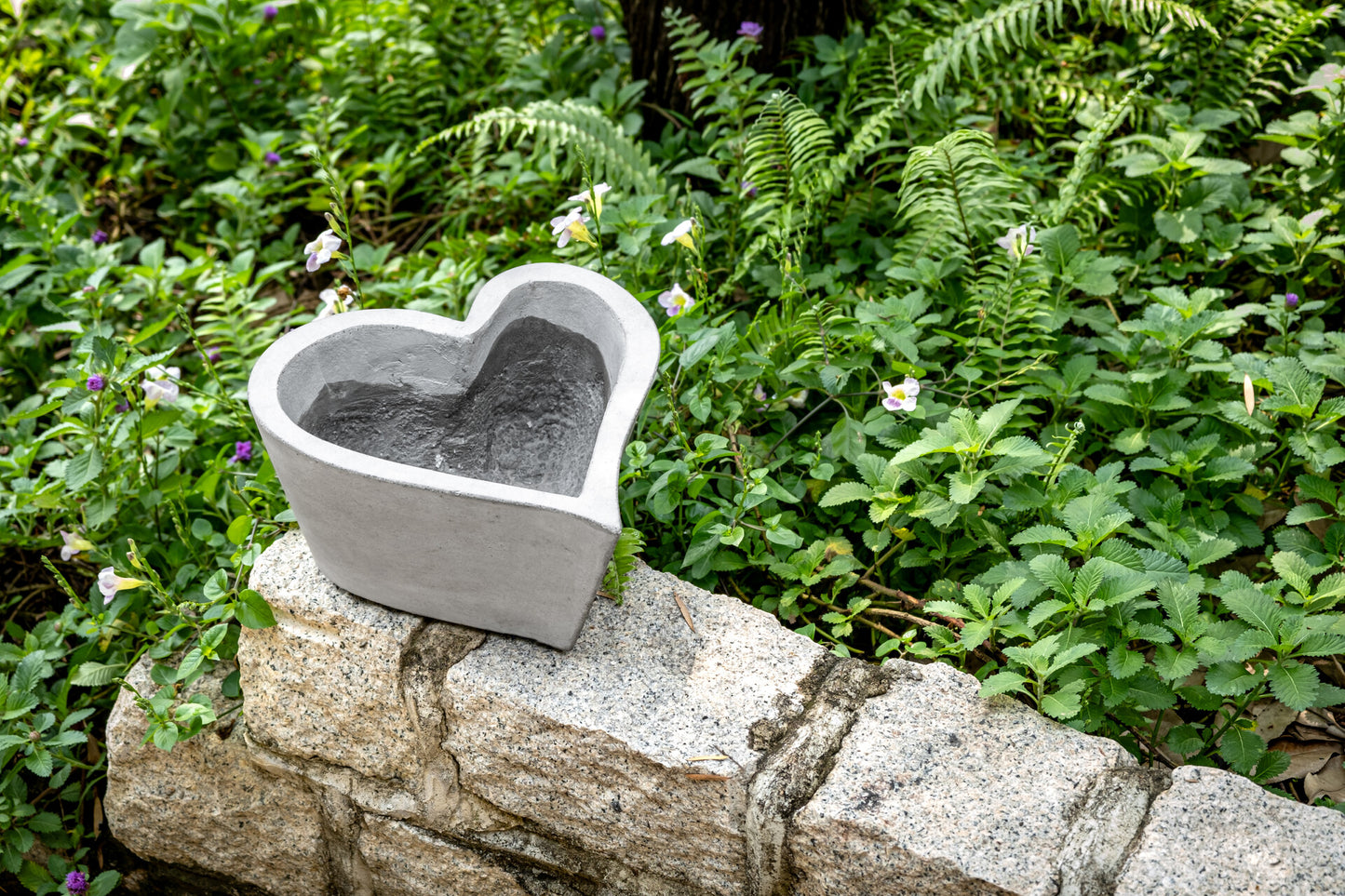 Blumentopf Modell "Heart Pot" 30cm aus Beton