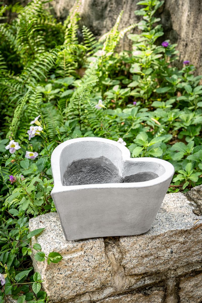 Blumentopf Modell "Heart Pot" 30cm aus Beton