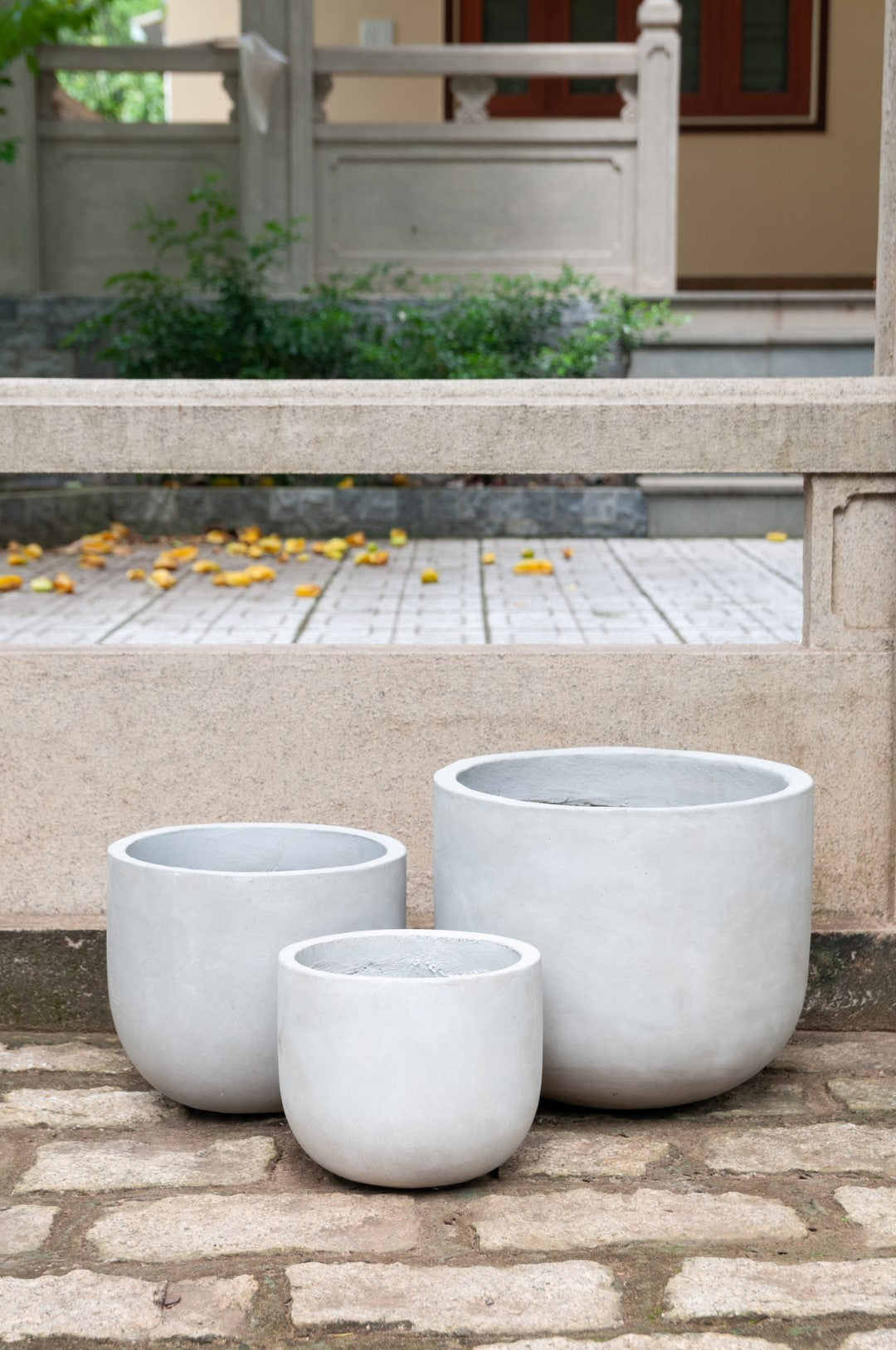 Blumentopf Pflanzkübel Modell "Dora" 24cm aus Beton