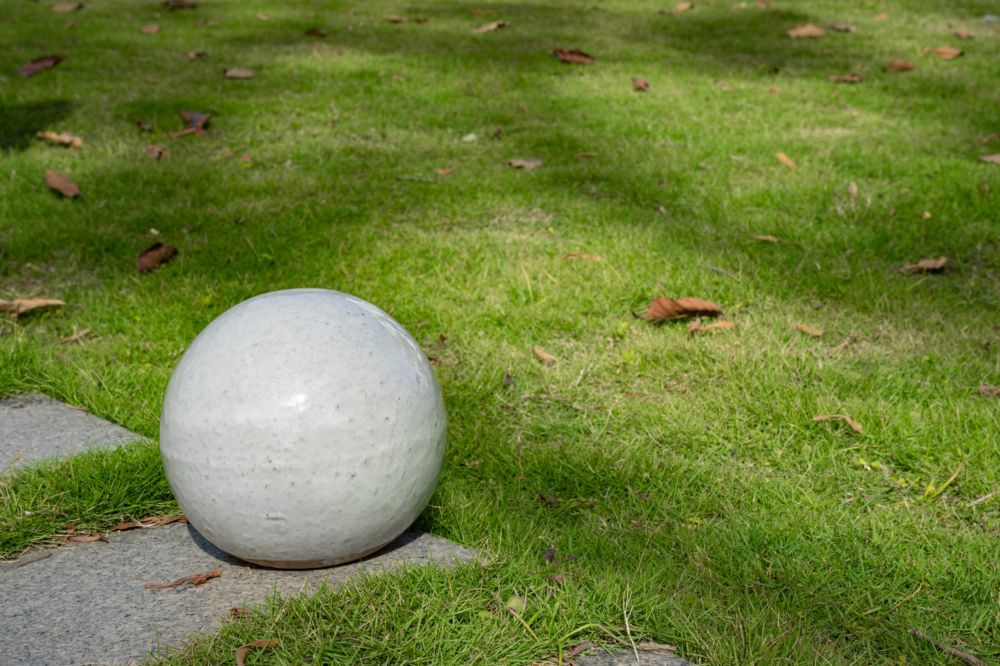 Gartenkugeln Rosenkugeln Keramik 3er Set Grau-Weiß glasiert