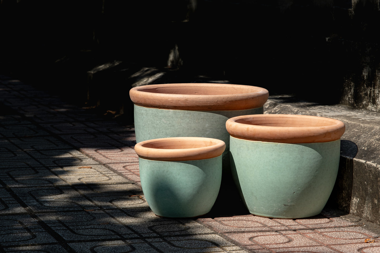 Frostfester Blumentopf 32cm: Modernes Design für Garten & Balkon