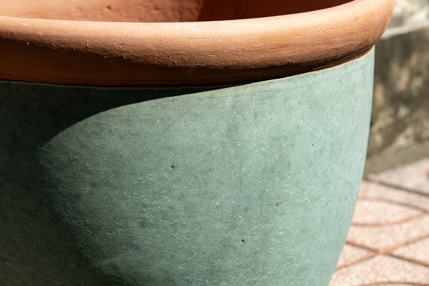 Frostfester Blumentopf 32cm: Modernes Design für Garten & Balkon
