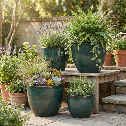 Pflanzgefäß Set Egg Pot Moosgrün - Vier dunkelgrüne Keramiktöpfe
