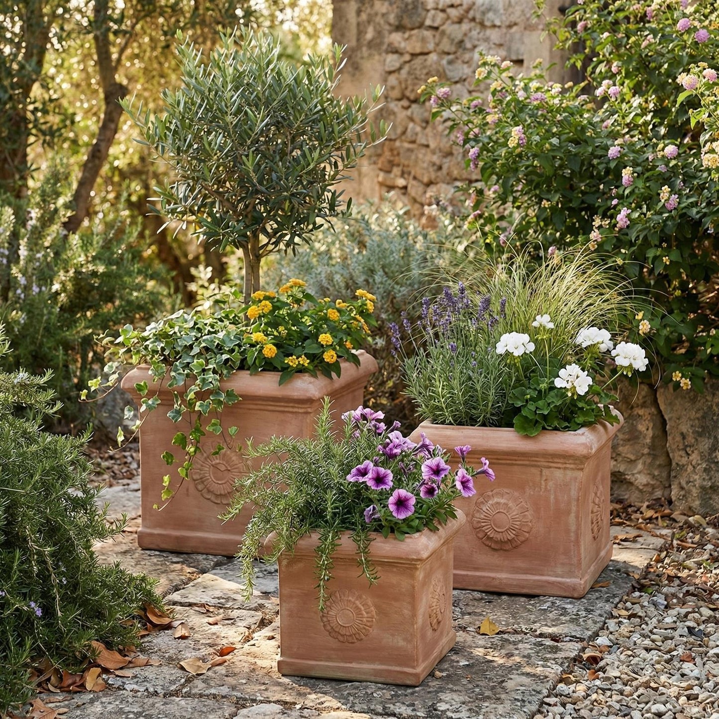 Terrakotta Topf quadratisch 25,8x25,8x24cm – frostfest & handgefertigt mit Rosette