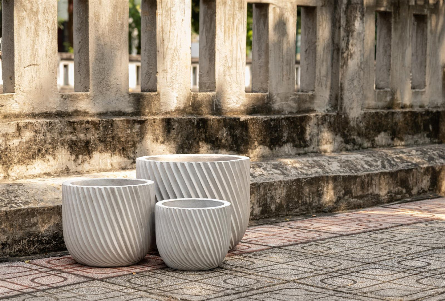 Blumentopf Pflanzkübel Modell "Linea IV" 24cm aus Beton