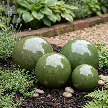 Keramik Gartenkugeln Olivgrün 3er-Set (12, 16, 20 cm) – Frostfest & Handgefertigt