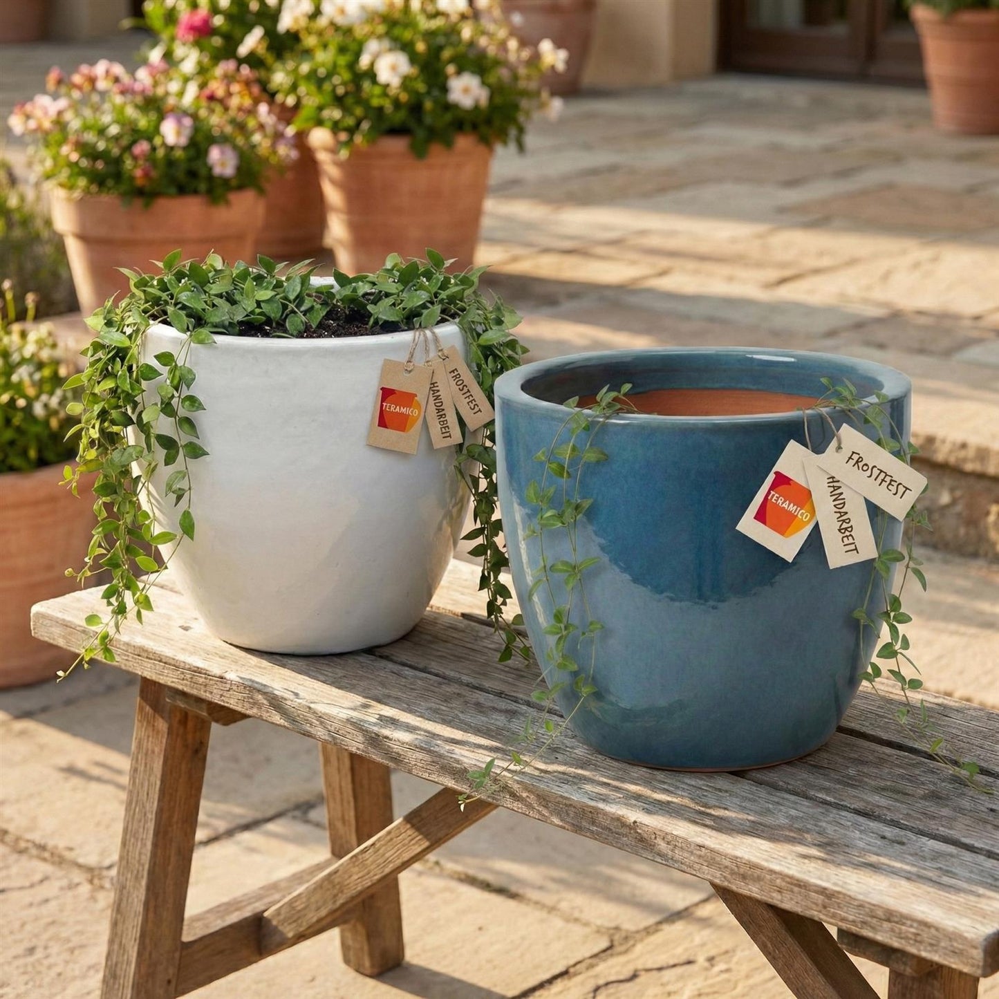 Pflanzgefäß "Egg Pot" Jade & Weiß – Ø 21 bis 38 cm – Frostfestes Steinzeug