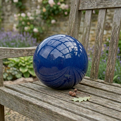 Keramik Gartenkugel Royalblau Ø 28 cm – handgefertigt & frostfest | Teramico