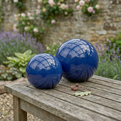 Keramik Gartenkugel Royalblau Ø 28 cm – handgefertigt & frostfest | Teramico