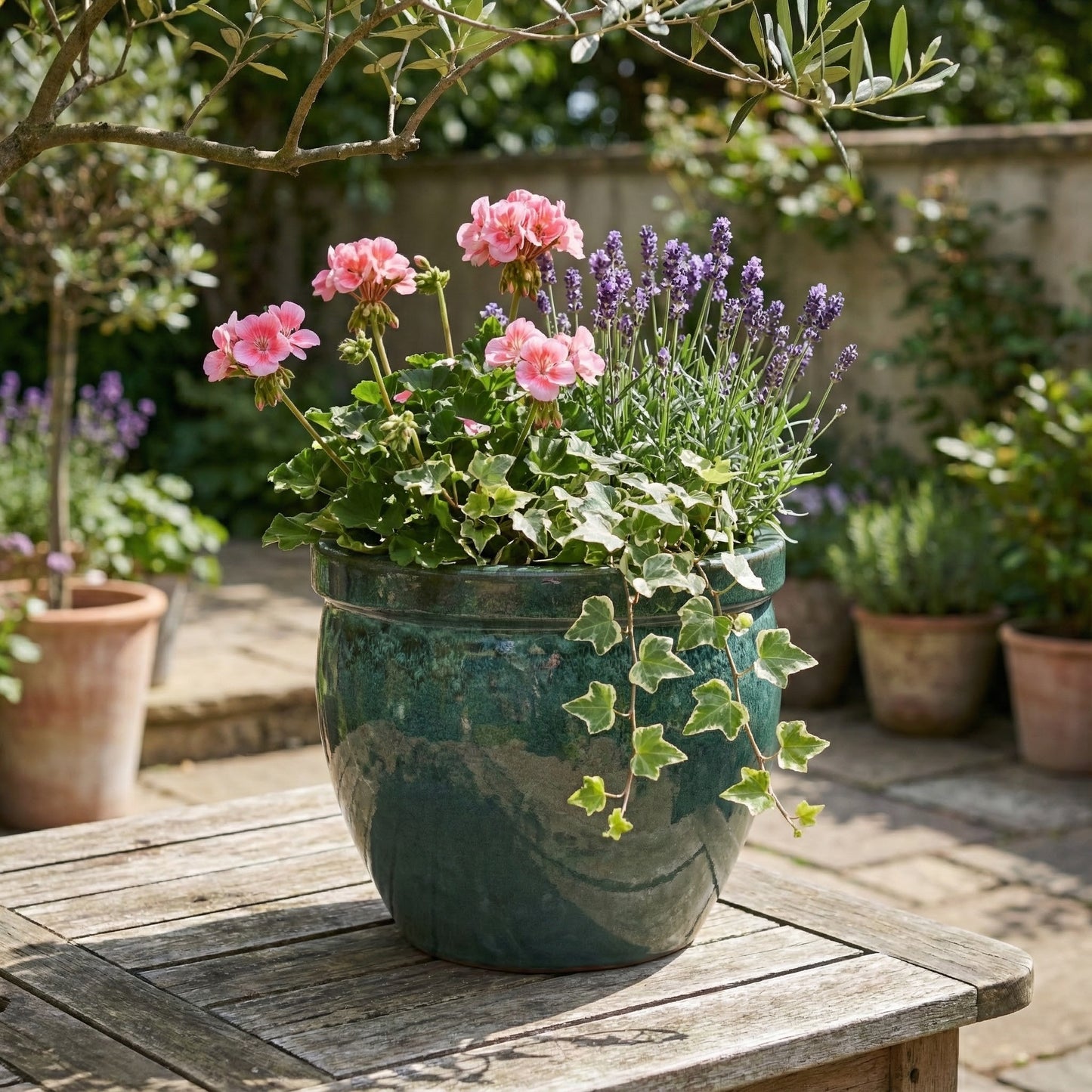 Pflanzgefäß Keramik "Bavaria Tall" Moosgrün Ø 21 - 37 cm Frostfest