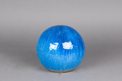 Boule de jardin en céramique émaillée bleu roi 16 cm