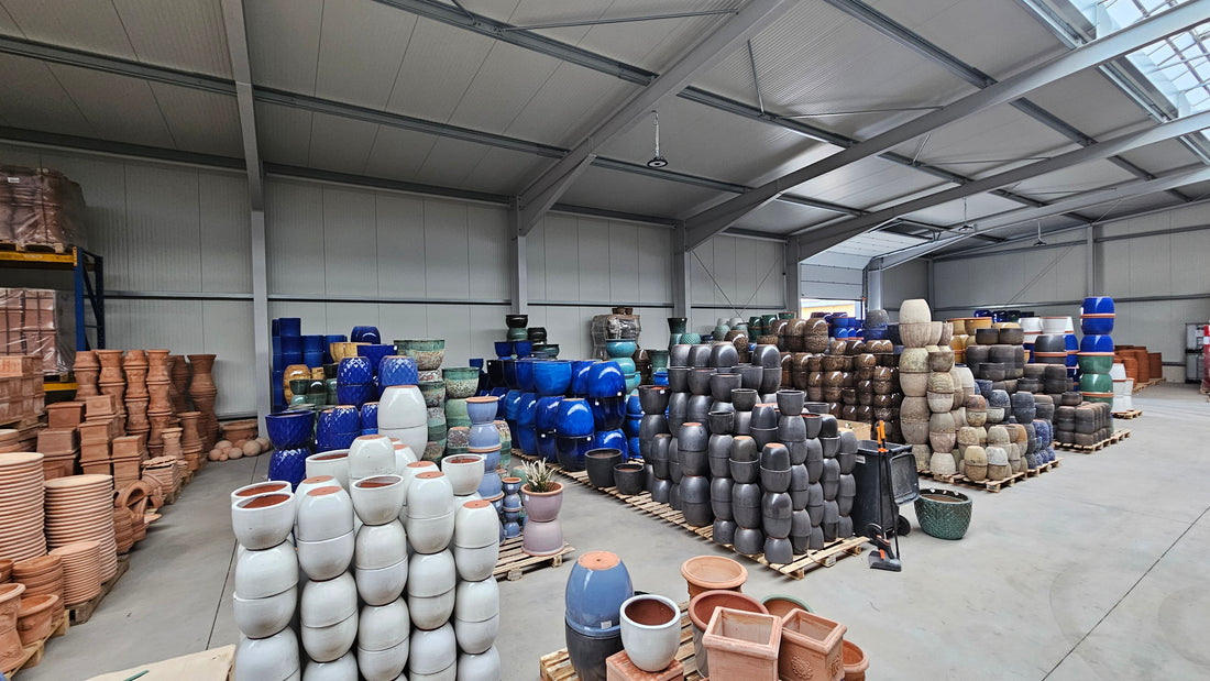 Ceramic planters and terracotta in TERAMICO's Ganderkesee warehouse