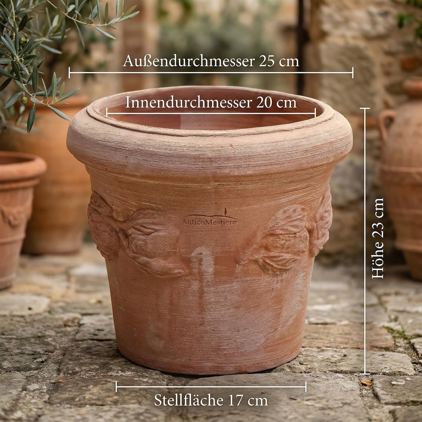 Detailansicht des handgearbeiteten Terrakotta Gefäßes Limoni mit charakteristischem Limonenmuster und natürlichen Farbvariationen.